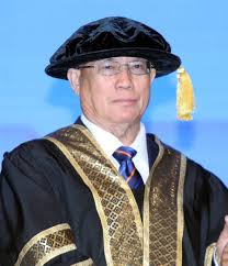 Riot ilk kez 1990'da serian parlamento koltuğunu kazandı ve bağımsız aday. Refuting Rumours Riot Says He Will Contest In Ge14