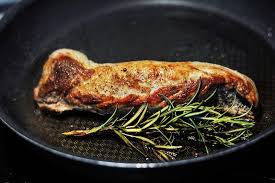 Filet herausnehmen und auf einem teller auskühlen lassen. Schweinefilet Lendchen Online Bestellen Meinmetzger De
