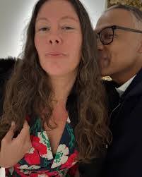 Linsey Martin's Instagram, Twitter & Facebook