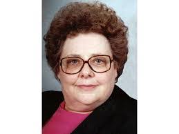 Ginger Lyons's Instagram, Twitter & Facebook