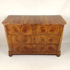 Wood surfaces are lacquered for added protection and a subtle satin sheen. Antique Classic Biedermeier Chest Of Drawers South German Around 1835 With 3 Drawers Mirror Like In Astmaser Walnut Tall Chest Of Drawers Sideboard Hallway Living Room Changing Unit Amazon De Kuche Haushalt