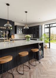 ديكورات مطابخ مفتوحة على الصالة وغرف المعيشة 2021 موقع شملول