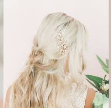 Les plus belles robes de mariée 2021. Les 40 Plus Belles Coiffures De Mariee Cheveux Laches