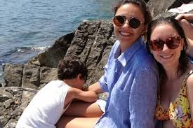 Mattia donna & la femme piège & serena rossi. Serena Rossi In Vacanza A Giovinazzo L Abbraccio Dei Fans