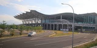 Apapun pekerjaan yang sobat inginkan di tana toraja, yang penting halal dan berkah. Mempertimbangkan Kembali Pengembangan Bandara Bandara Baru Halaman All Kompas Com