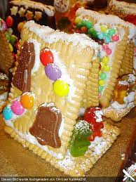 Auch zum basteln mit kindern geeigent. Hexenhaus Aus Butterkeksen Von Summerjune Chefkoch Butterkekse Lebkuchen Rezepte Hausgemachte Kekse
