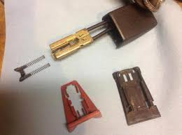 Taklama kemudian shah turun ke dapur dan duduk di meja makan sambil perhatikan aku menhidangkan makanan. Jangan Tarik Tali Pinggang Keledar Apa Yang Perlu Dilakukan Pembaikan Tali Pinggang Dengan Tangan Anda