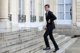 Le service national universel, dont la mise en place a été confiée à un nouveau secrétaire d'état, en l'occurrence gabriel attal, est une mesure phare de la campagne d'emmanuel macron qui doit être. Gabriel Attal Ambitieux Retour Sur Le Parcours Fulgurant D Un Macron Boy Gala
