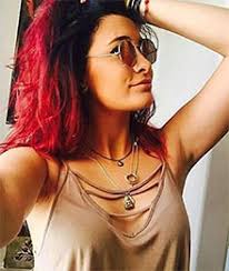 Scrolling through her instagram page reveals that she is indeed a hippie gal who loves the natural world. Paris Jackson Instagram Archive Tres Click