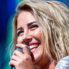 Molly Sandén hyllar Danny Saucedo på Instagram