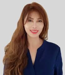 Danielle Lee's Instagram, Twitter & Facebook