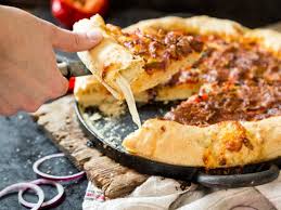 So Machst Du Deine American Pizza Mit Kaserand Selber Rezept Pizza Mit Kaserand American Pizza Leckeres Essen