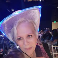 😂😂😂😂😂 what he look like his name is