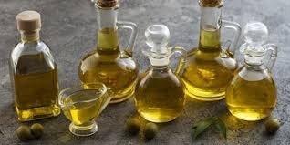 Manfaat minyak zaitun untuk kecantikan dan kesehatan. 9 Manfaat Minyak Zaitun Untuk Wajah Bisa Hilangkan Kutil Kecilkan Pori Pori Kapanlagi Com