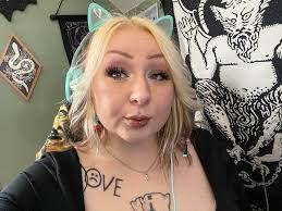 Demetris Taylor's Instagram, Twitter & Facebook