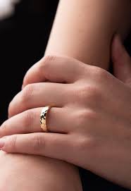 Hammered Wedding Band Textured Rustic Ring Hammered Promise Ring 18k Gold Filled Hammer Hammered Wedding Bands White Gold Wedding Bands Couple Wedding Rings