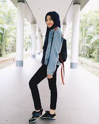Tampil makin modis dengan hijab casual simple. Shirin Al Athrus On Instagram Oversized Denim Jacket Denim Fashion Pakaian Wanita Model Baju Wanita