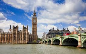 The hotel has 405 newly refurbished and elegantly appointed air conditioned bedrooms, executive rooms, and suites. Arsenal Vs Chelsea At The Emirates Stadium And Holiday Inn Kings Cross Bloomsbury 4 London Up To 70 Voyage Prive