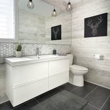 Cette maison authentique, dans la partie haute du village propose sur 280m2,5chambres,3 salles de bain,plusieurs salons et cuisine provencale avec cheminee,cave, box. 10 Idees Pour Relooker La Salle De Bain A Moins De 500 Je Decore