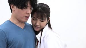 鞄の中はいつもエロでいっぱい※研究に付き合ってくれる男性(彼氏)募集中※久しぶりのデカちんに大興奮※キラキラした目で生チ○コ観察※「焦らし も最高の射精には効果的です」※ガンガン突かれ痙攣イキ連発※勝手にお掃除フェラするただのチ○コ好き！ - XNXX.COM