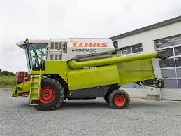 Claas Medion 310 Combine