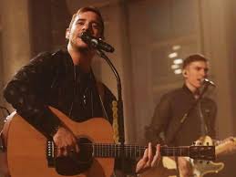 Sänger ignacio iggy lions head wurde 2015 schlagartig mit dem song „begging bekannt. Lions Head Live Am 31 12 18 Auf 3sat Portratieren Sanger Geschichten