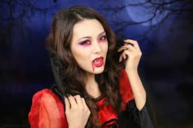 9 inspirations effrayantes et faciles. 99 Idees De Maquillage Vampire Pour Homme Et Pour Femme Halloween Maquillage Zenidees