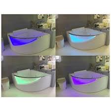 Vismaravetro, con la consueta attenzione all'evolversi dell'ambiente bagno, ha realizzato una serie di pannelli in cristallo temperato di diverse dimensioni, progettati per completare la funzionalità della vasca da bagno. Bagno Italia Vasca Idromassaggio 150x150 27 Idrogetti Con Vetro Frontale Cromoterapia Ozonoterapia Eprice