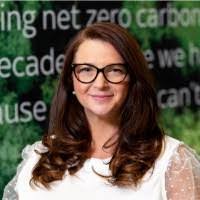 Julie Beattie's Instagram, Twitter & Facebook