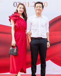 Thời gian qua, dù còn nhiều khó khăn, nhưng chiều ngày 14/4, trường thpt vị thanh phối hợp với khoa kinh tế, luật trường đại học trà vinh sáng ngày 15 tháng 4 năm 2021, tại trung tâm hội nghị tỉnh hậu giang, sở giáo dục và đào tạo đã. TrÆ°á»ng Giang Ná»•i Tiáº¿ng NhÆ°ng Äƒn Máº·c Ä'Æ¡n Giáº£n It Dung Hang Hiá»‡u