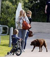 Still married to her husband sergio herman? Reni Van Maren