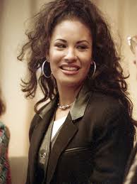 THROWBACK: Selena visits Cunningham Middle School in 1994