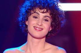 Seize pays étaient en compétition mardi soir, en direct sur france 4, sur la scène de l'ahoy arena de rotterdam dans le cadre de la 65e édition du concours international de la chanson. Eurovision 2021 Barbara Pravi Representera La France A Rotterdam Avec La Chanson Voila
