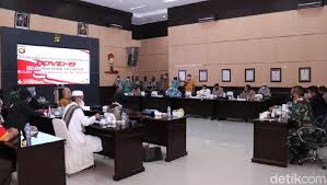 We did not find results for: Momen Keluarga Pengusaha Tajir Sumbang Rp 2 T Untuk Penanganan Covid Sumsel