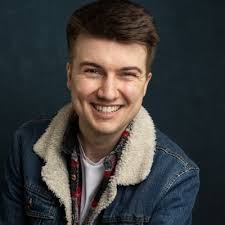 Toby Holloway's Instagram, Twitter & Facebook