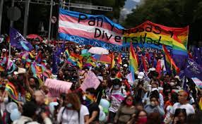 Por segundo año consecutivo, la marcha lgbt+ será virtual por motivos de pandemia, a pesar de que aún no se sabe el status del semáforo epidemiológico que se tendrá para el mes de junio, que es el mes del orgullo lgbt+ autoridades del comité organizador de la marcha ya han decidido que este. Jhie2nvhls1fdm