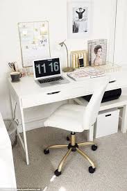 Leah minimalist study table set. Beauty And The Chic Also Shared Her Stylish Desk Space Where She Applied White Adhesive To The Top Of The Black Bedroom Interior Home Office Design Home Decor