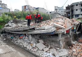 El temblor de hoy frente en manabí se suma a otro registrado el miércoles en esa provincia, de expertos en sismología de ecuador atribuyeron a la falla que atraviesa quito el enjambre sísmico. Un Terremoto De 6 8 Golpea De Nuevo A Ecuador Publico