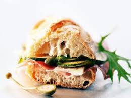 Sandwich Baguette A L Agneau Hache Facon Thai Facile Et Rapide Decouvrez Les Recettes De Cuisine Actuelle