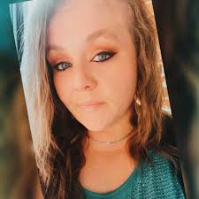 What are good river float trip options in Hocking Hills, Ohio?