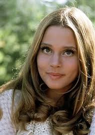 Happy Birthday to Ali MacGraw who turns 80 today! Pictured here back in the  day.