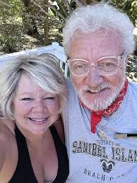 Dennis Seifert's Instagram, Twitter & Facebook