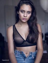 Daniela Melchior Nude and Sexy Photo Collection - Fappenist