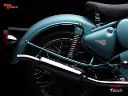 Select model bullet 350 classic 350 meteor 350 himalayan interceptor 650 continental gt 650. Royal Enfield Classic 500 Price In India Classic 500 Mileage Images Specifications Autoportal Com