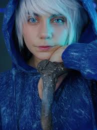 Vamos 3 de 6 OMG 🤩 y esta vez es el Remake de Jack Frost. Lo hice en el  2019 y como el pantalón me dejó de quedar y la peluca yo
