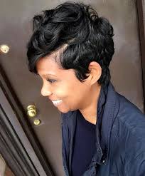 Medium Hairstyles To Make You Look Younger Beautiful Hair Short Sassy Hair Short Hair Styles
