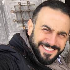 وكان قصي خولي قد أعلن في نهاية شهر يونيو من العام الماضي عن قدوم طفله الأول، حيث نشر عبر حسابه على موقع إنستقرام صورة ليده ممسكًا بيد طفل رضيع، لكنها لا تشبه يد الأطفال المولودين حديثًا، بل الأطفال الأكبر عمرًا بعدة أسابيع، وعلق عليها قائلًا: Ù„Ø¬ÙŠÙ† Ø¹Ù…Ø±Ø§Ù† Øª Ø­Ø±Ø¬ Ù‚ØµÙŠ Ø®ÙˆÙ„ÙŠ ÙˆØªÙ„ØªÙ‚Ø· ÙÙŠØ¯ÙŠÙˆ Ù…Ø¹ Ø­Ø¨ÙŠØ¨ØªÙ‡ Ø§Ù„Ø³Ø±ÙŠØ© Ø¯Ù†ÙŠØ§ Ø§Ù„ÙˆØ·Ù†