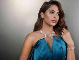 هجوم البعض على فوز الفهد بسبب هاذا الفيديو. ÙÙˆØ² Ø§Ù„ÙÙ‡Ø¯ Ø®Ø¨ÙŠØ±Ø© ØªØ¬Ù…ÙŠÙ„ ØµÙ†Ø¹Øª Ù†Ø¬ÙˆÙ…ÙŠØªÙ‡Ø§ Ù…Ù† Ø¥Ù†Ø³ØªØ¬Ø±Ø§Ù… Ø§Ø­ÙƒÙŠ