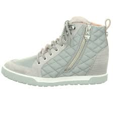 Wir verwenden cookies und ähnliche tools, die erforderlich sind, um ihnen einkäufe zu ermöglichen, ihr einkaufserlebnis zu verbessern und unsere dienste bereitzustellen. Kb Sb 56 Z09 204 Sale Sneaker High Fur Damen Von Marc Cain