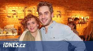Patrik nebyl ten, který by věděli, že na jeviště patří hned od narození. Patrik Dergel Se Ozenil Vzal Si Herecku Frosslovou Idnes Cz